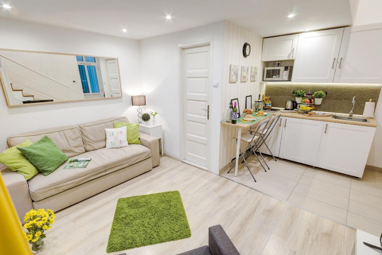 Lovely Apartment At Basilica Budapest Exteriör bild