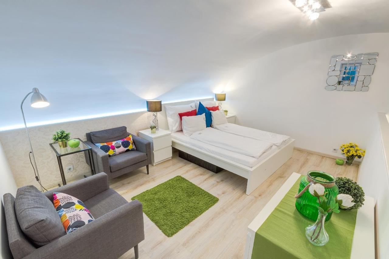 Lovely Apartment At Basilica Budapest Exteriör bild